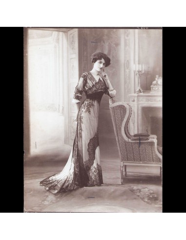 Doeuillet - Robe de dîner en Chantilly, photographie du studio Felix (1910) solde